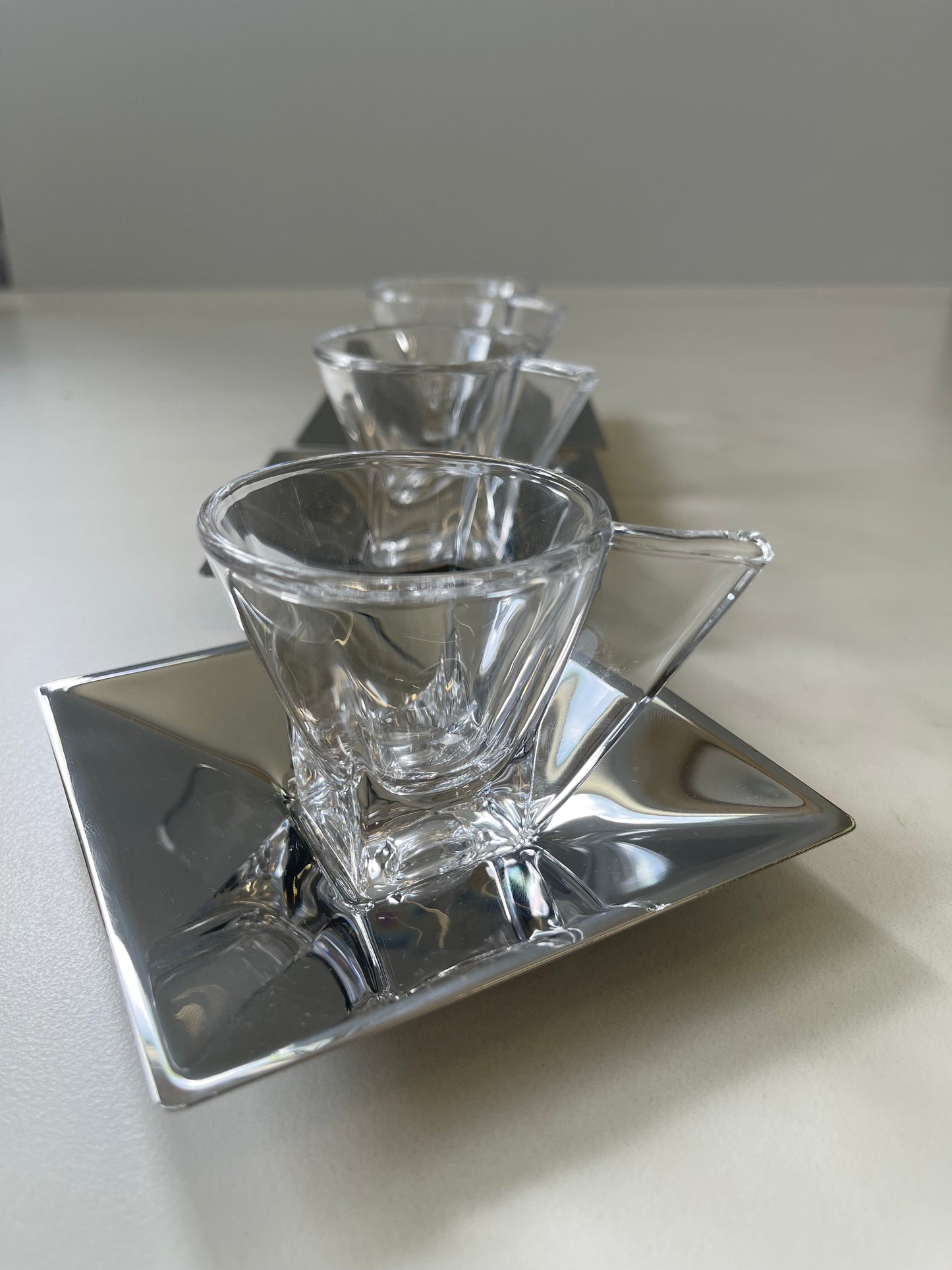 6pcs Glass Cup Set with Stainless Steel Plate