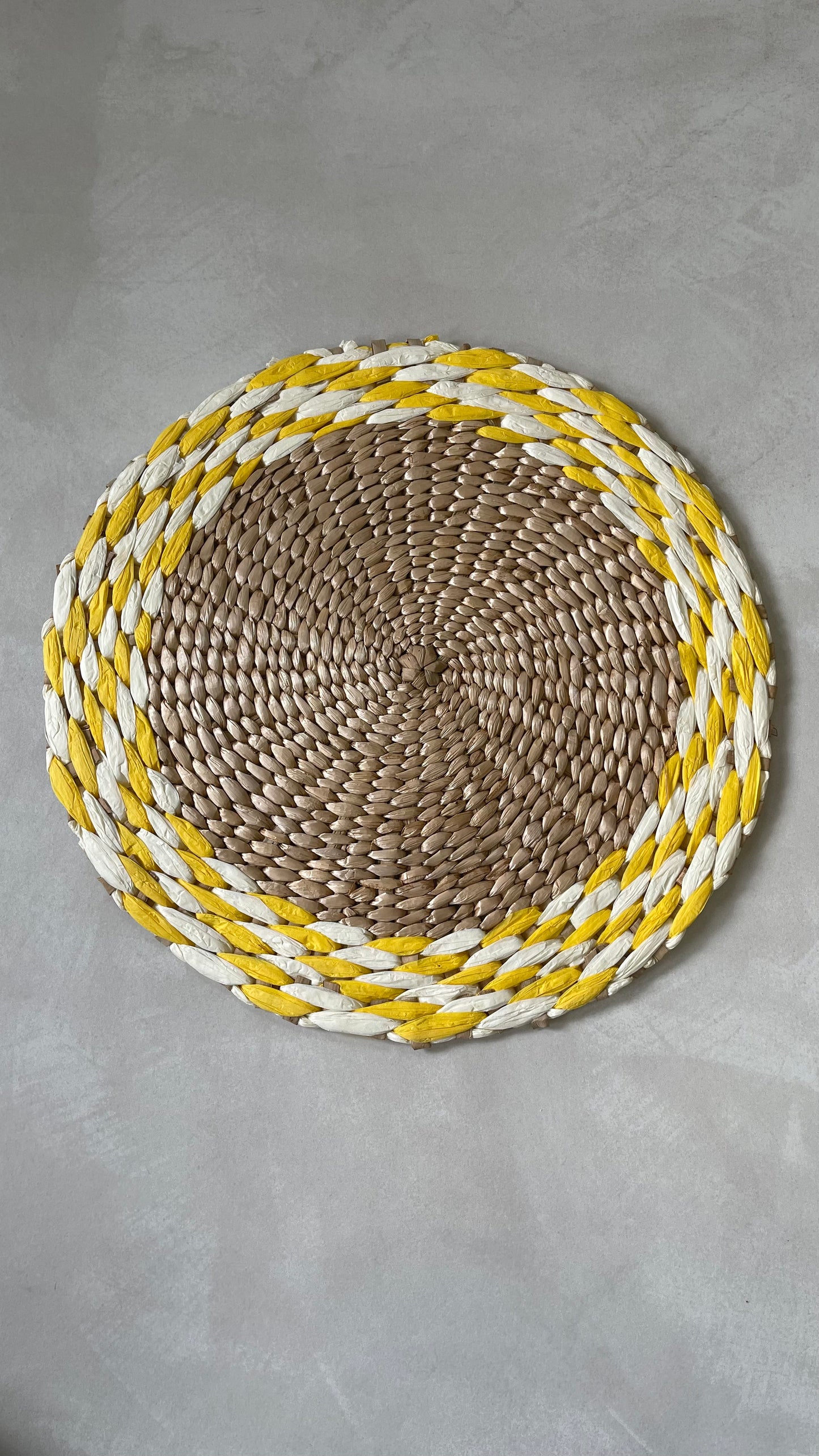 Single c/u Woven With Yellow And White