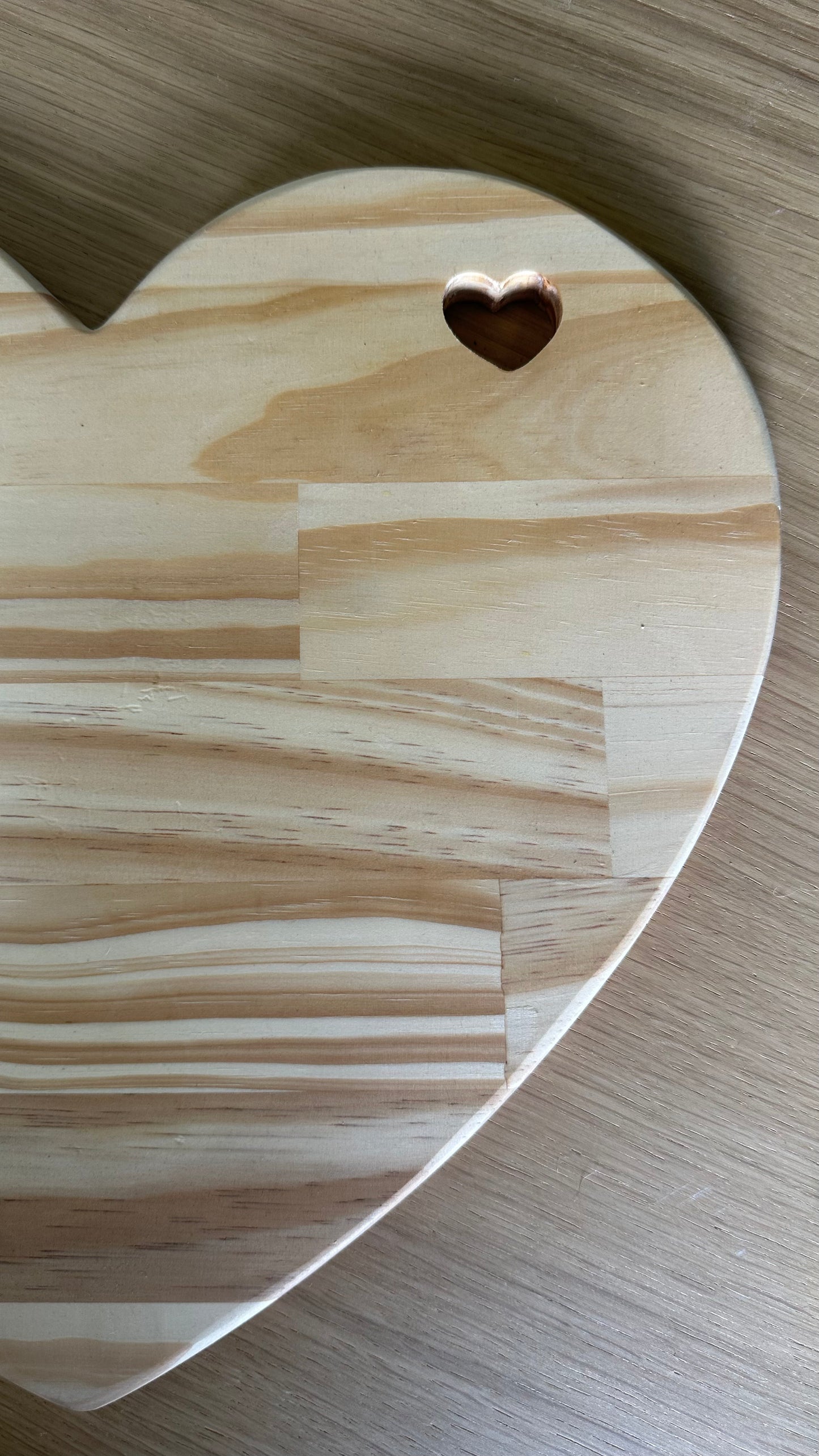 Wood Table Pinus Heart