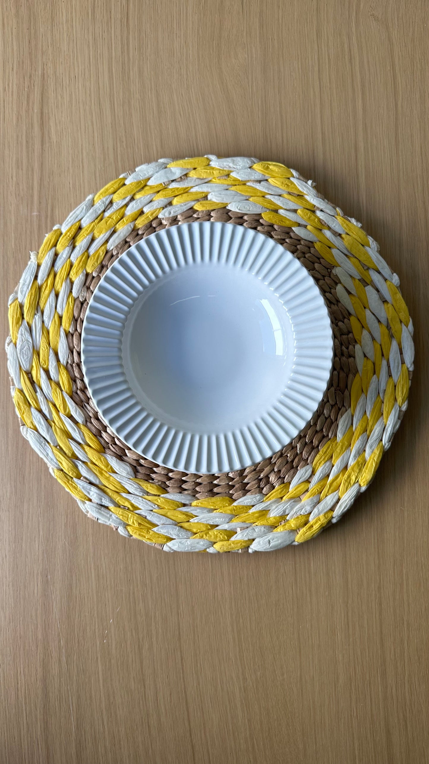 Single c/u Woven With Yellow And White